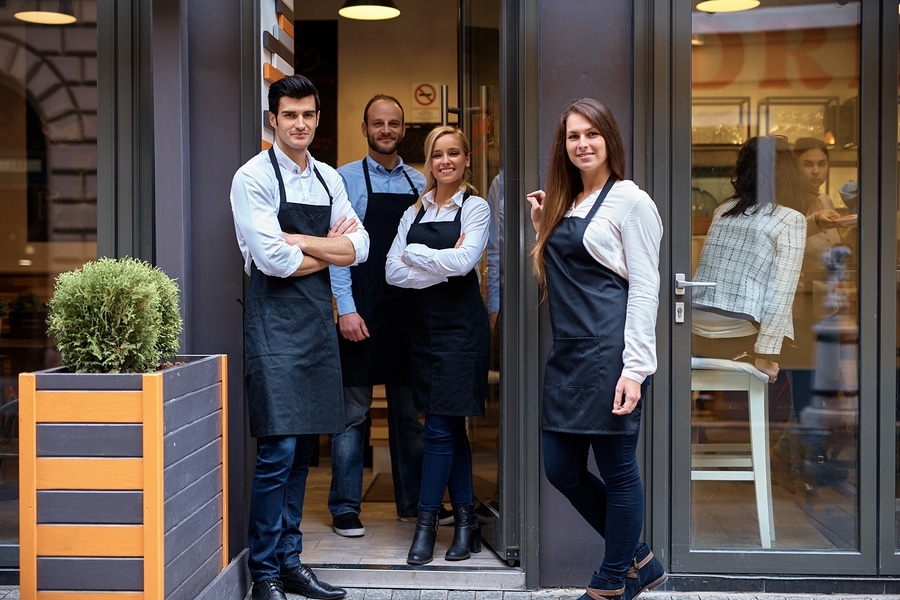 hiring-right-hospitality-staff-waiters